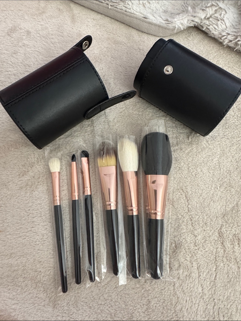 Travel Makeup Brush Set with Black Case - 7-Piece